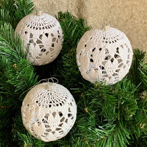 Crochet White Balls, Baubles Heart For Christmas Tree, Handmade Ornament, Tree Toys, Christmas Ball, Holiday Hosting Decor, Set of 3 Balls