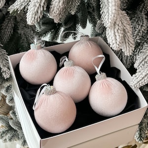 Blush Pink Velvet Christmas Baubles: Rhinestone Holiday Ornaments, 5-Piece Set