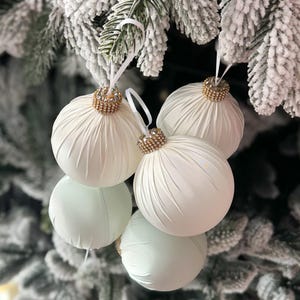 CREAMY SILK CHRISTMAS 3.15ʼʼ decorations, ivory xmas tree Balls,ecru Christmas ornaments,creamy Xmas tree bulbs, creamy Christmas baubles